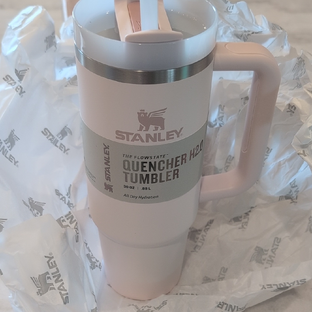 New Stanley Light Pink Tumbler with Handle 30oz